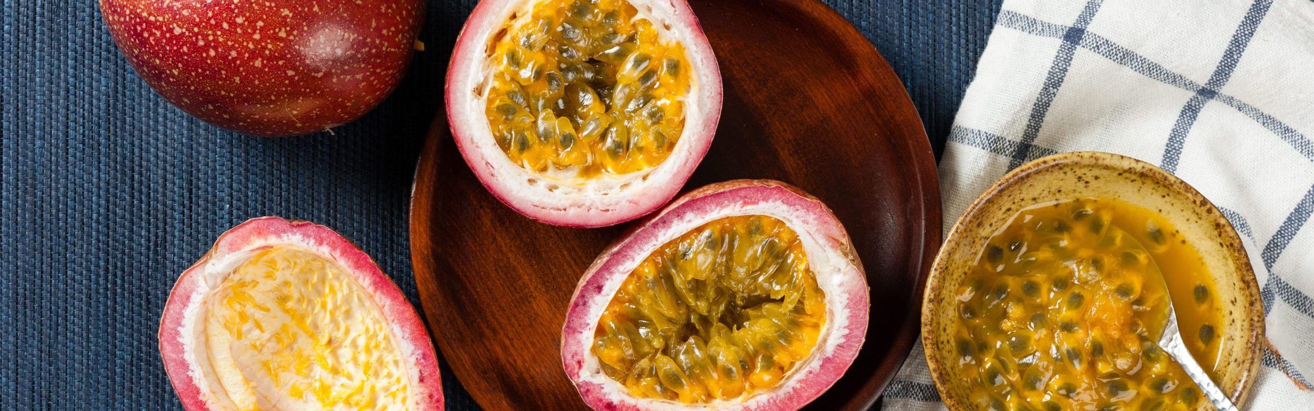 40865528 fresh passion fruit (2)